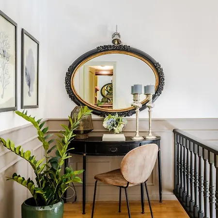 Apartment Aqua Noir - A Hidden Haven