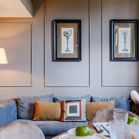 Apartment Aqua Noir - A Hidden Haven